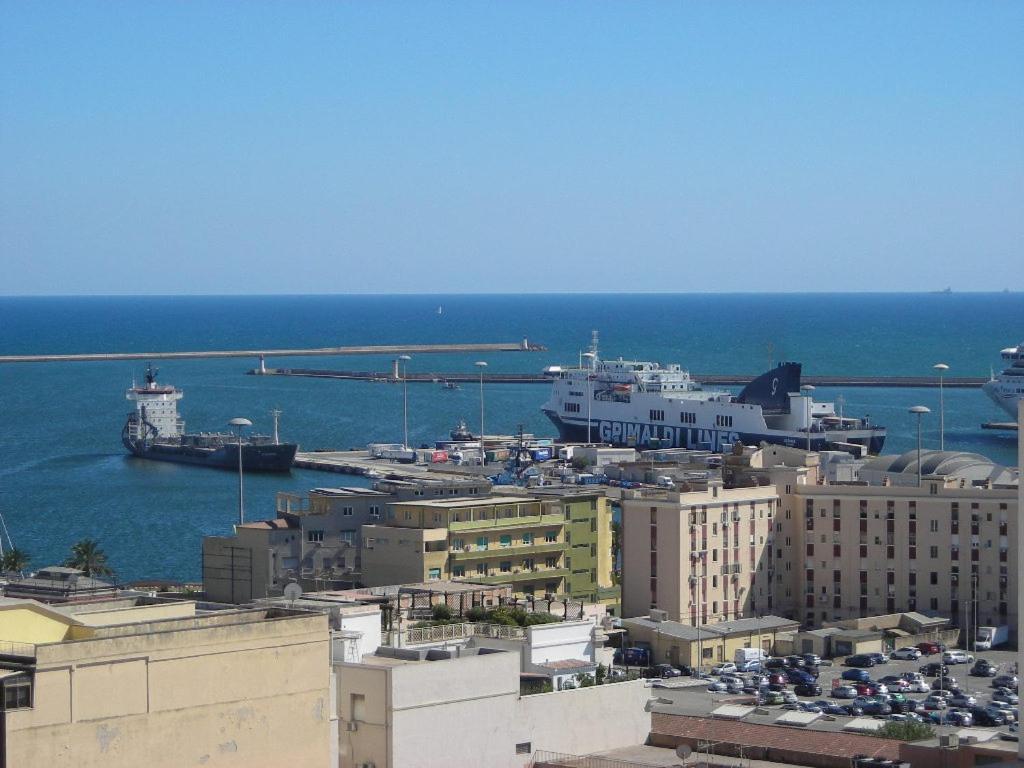 Appartamento Panoramico Cagliari, I Tre Grilli, Centro Luaran gambar